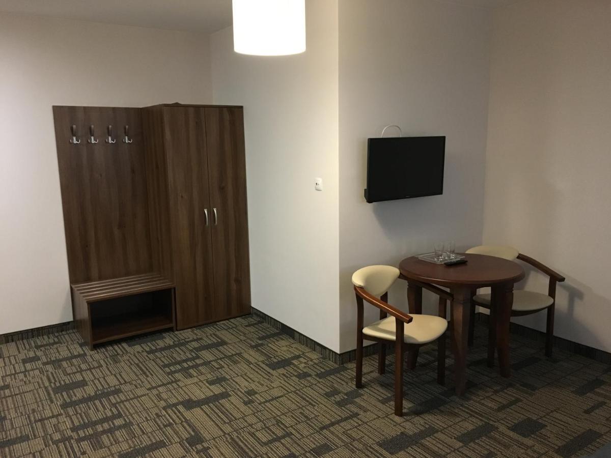 Centrum Promocji Lesnictwa W Mucznem Lutowiska Exterior foto